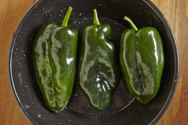 How to Broil Poblano Peppers in the Oven