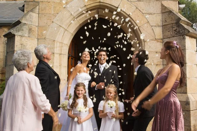 Does a Junior Bridesmaid Need to Walk With Someone?